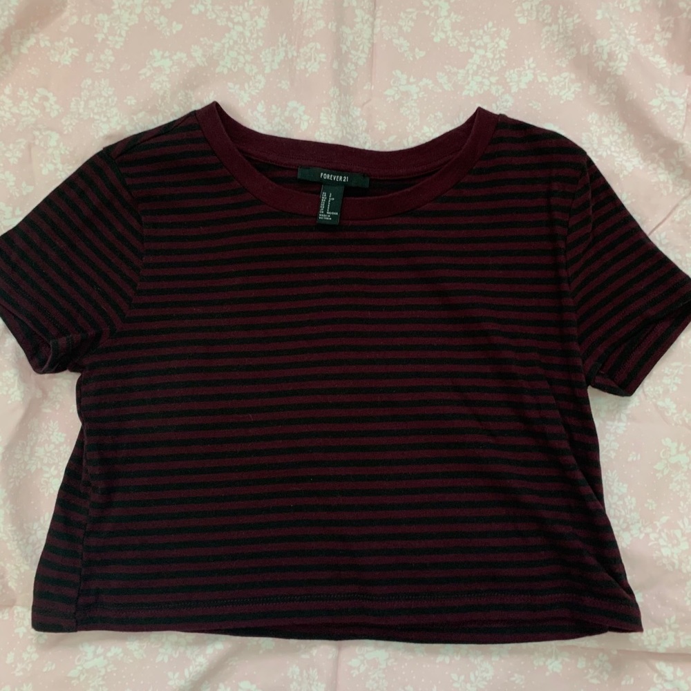 🥀forever 21 burgundy crop top🥀